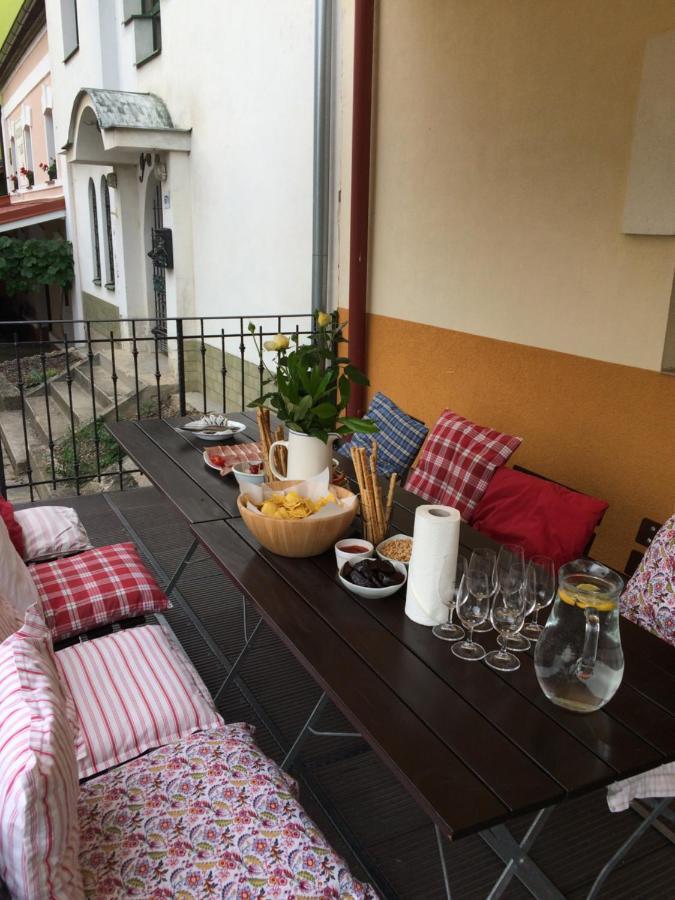Sklep U Hrabalu Aparthotel Hustopece Exterior photo