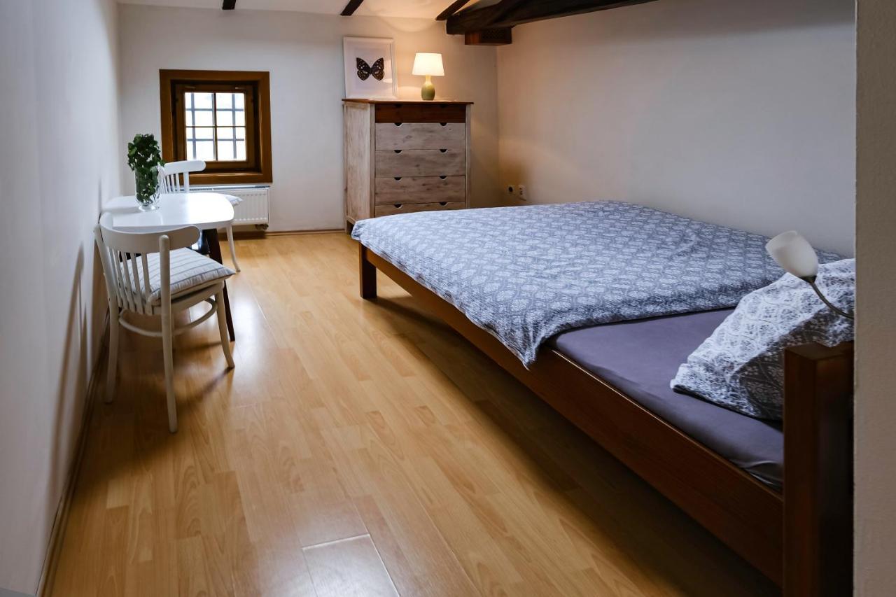 Sklep U Hrabalu Aparthotel Hustopece Exterior photo