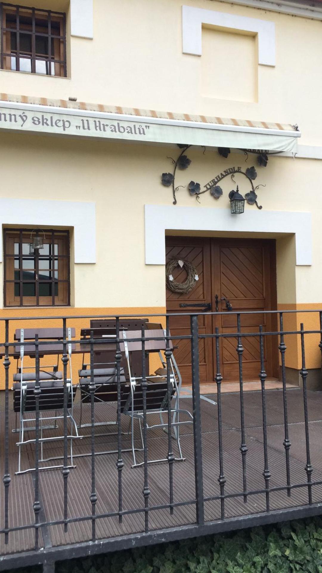 Sklep U Hrabalu Aparthotel Hustopece Exterior photo